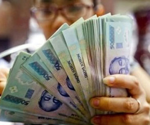 Lãi suất đồng loạt tăng vọt: Kỷ lục mới sau nhiều năm