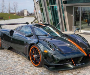 Siêu xe 2,5 triệu đô Pagani Huayra BC màu độc xuất xưởng