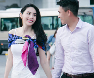 Thủy Tiên - Công Vinh tình tứ khi ghi hình cho kênh truyền hình thế giới
