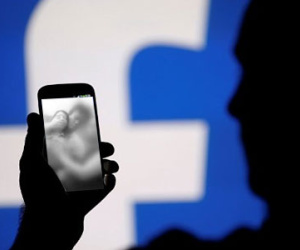 Bé gái bị hiếp dâm phát trực tiếp trên Facebook, 40 người xem không ai báo cảnh sát