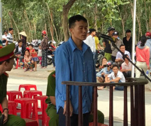 Phản ứng vì tưởng bị sàm sỡ, cô gái bị đâm chết