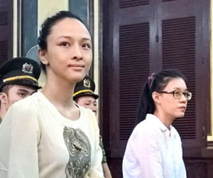 Phương Nga nhờ mang bài hát "Cành hoa trắng" vào trại giam