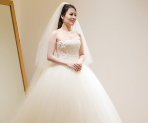 Vợ Thành Trung diện bộ soiree 200 triệu trong đám cưới