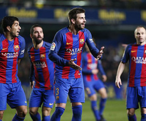 Gerard Pique chịu án phạt vì chỉ trích trọng tài