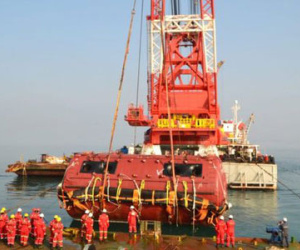Hàn Quốc bắt đầu trục vớt phà Sewol
