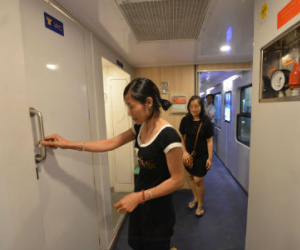 Nhà vệ sinh trên tàu hỏa: Hàng ngoại khó sử dụng?