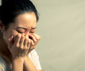 Tim tôi nghẹn thắt khi nhìn thấy lá thư vẻn vẹn một dòng của mẹ chồng viết trước khi bỏ đi