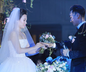Vì sao MC Thành Trung và cô dâu Ngọc Hương công khai tài sản ngay tại lễ cưới?
