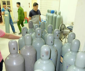 40 bình khí bóng cười cung cấp cho quán bar bị thu giữ