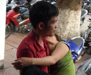 Bác sĩ bất lực nhìn bé 8 tuổi tử vong đau đớn