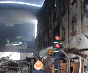 Bên trong công ty may rộng 17.000 m2 bị cháy 26 giờ liền ở Cần Thơ