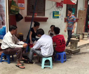 Hà Nội: Sắp xếp hộ nghèo vào bán trà đá trong phố đi bộ