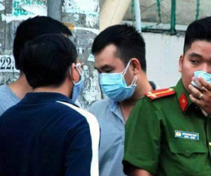 Người Sài Gòn vây kín đường vì tưởng xác chó trong bao tải là người