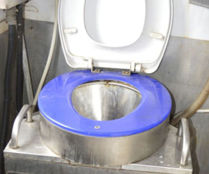 Tiếp bài "chấn động" nhà vệ sinh trên tàu: Dát vàng hay sao mà giá 230 triệu/bộ?