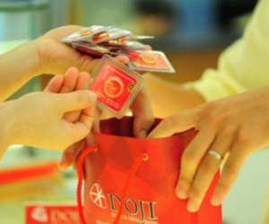 Giá vàng hôm nay 25/3: Thị trường suy yếu, dân mua thờ ơ