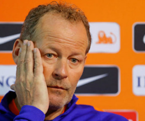 Hà Lan sa thải HLV Danny Blind