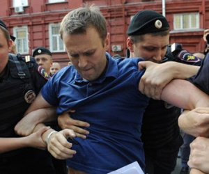 Lãnh đạo đối lập Nga bị bắt vì biểu tình đòi Thủ tướng Medvedev từ chức