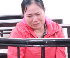 Nước mắt những đứa con của góa phụ bị tuyên án tử