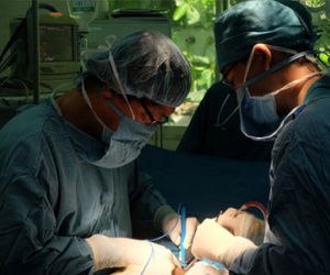 Chưa kịp lâm trận "của quý" đã gãy