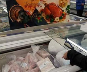 Thịt ngoại giá rẻ bày bán tràn lan trong siêu thị