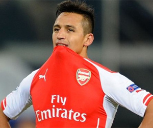 Alexis Sanchez từng chơi bóng trong nhà tù