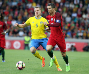 Ronaldo ghi bàn, Bồ Đào Nha vẫn thua ngược Thụy Điển