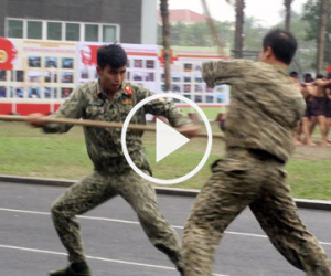 Video: Lính đặc công trổ tài đánh võ