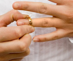 Con trai ngoại tình, mẹ chồng hành xử bất ngờ với con dâu