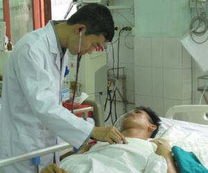 Cứu sống nạn nhân bị đâm gần đứt buồng tim và thùy phổi