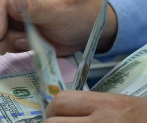 Đưa lãi suất USD “lên mặt đất”