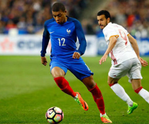 “Henry mới” Mbappe giá 112 triệu bảng: Real choáng váng