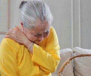 Mẹ chồng “hành xác” để làm khó con dâu