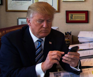 Nhà Trắng xác nhận Trump đổi điện thoại để tăng bảo mật
