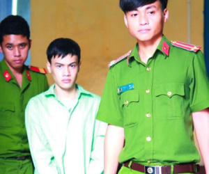 Y án gã trai sống chung với bé gái 11 tuổi như vợ chồng