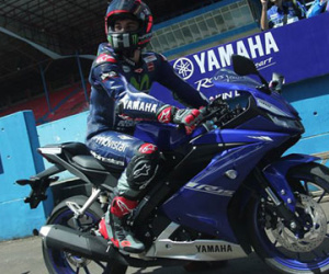 Yamaha R15 v3.0 có giá bán chính thức từ 2.590 USD