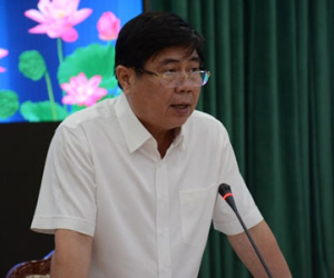 Chủ tịch TP.HCM khen quận 1 chê quận 5 chuyện dẹp vỉa hè Sài Gòn