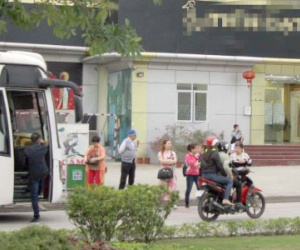 Hạ Long đóng cửa toàn bộ cửa hàng chỉ đón khách Trung Quốc