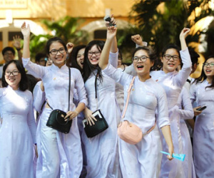 Nữ sinh Trưng Vương rạng rỡ kỷ niệm 100 năm truyền thống