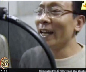 Bất ngờ với giọng hát của nhà báo Lại Văn Sâm