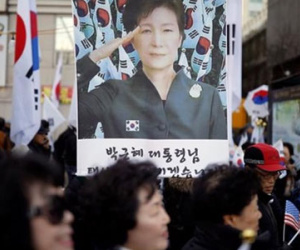 Hàng nghìn người biểu tình đòi thả bà Park Geun Hye