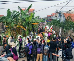 Hàng trăm người tiễn đưa bé gái bị sát hại ở Nhật về nơi an nghỉ