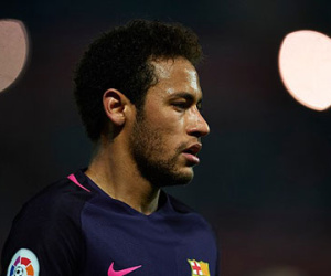 Neymar phấn khích khi vào câu lạc bộ 100 bàn thắng