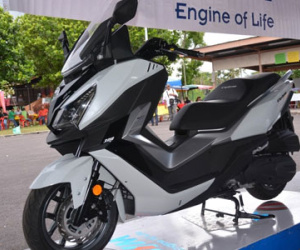 SYM trình làng xe tay ga cỡ lớn Cruisym 300i 2017