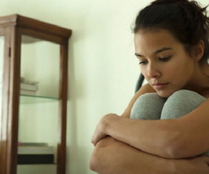Từ khi mẹ chồng lên ở cùng, đêm đêm vợ chồng em chẳng dám gần nhau
