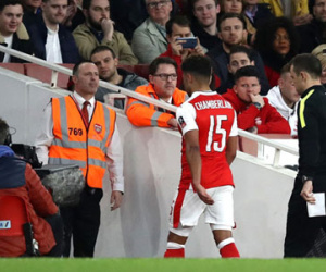 Arsenal trước nguy cơ tan đàn xẻ nghé