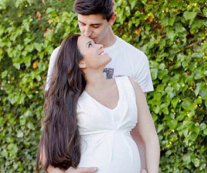 Chelsea mừng thầm vì Thibaut Courtois "chạy làng" sau khi bạn gái dính bầu