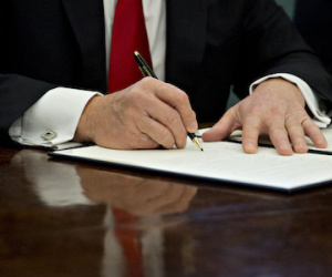 Donald Trump cho phép nhà cung cấp dịch vụ Internet bán lịch sử duyệt web của người dùng