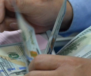 Giá USD giảm xuống đáy gần 2 tháng