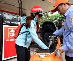 Giá xăng sẽ tiếp đà giảm vào ngày mai?