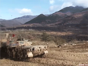 Video: Xe tăng Báo đen của Hàn Quốc phô diễn kỹ năng săn mồi